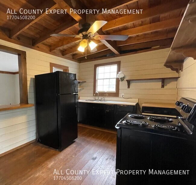 Foto del edificio - Awesome Rustic Home near Lake Lanier