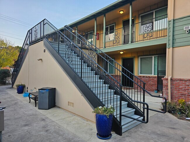 Foto del edificio - Los Gatos Garden Apartments