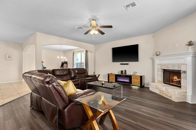 Foto del edificio - 4905 Ledgestone Trail