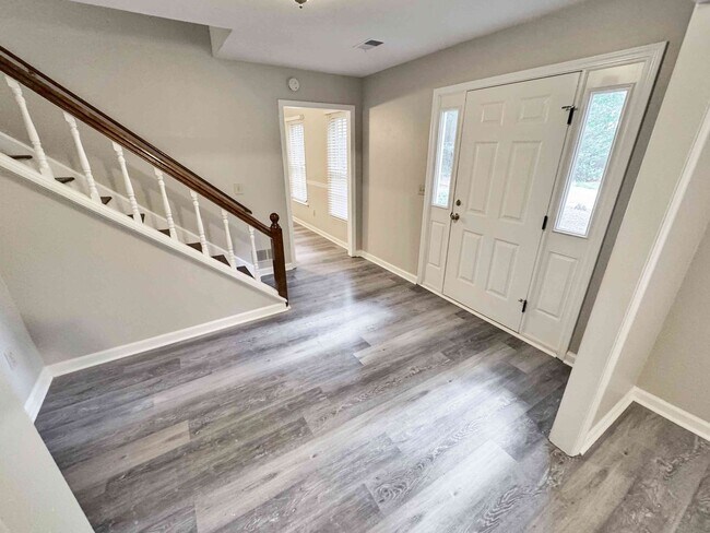Foto del edificio - Renovated 4BR Home in Walton HS East Cobb