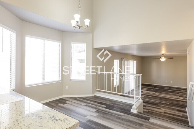 Building Photo - REDUCED- Spacious 4 bedroom home in Phoenix!