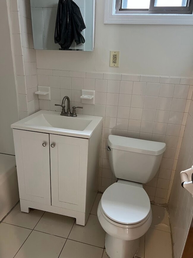 Bathroom - 82 Chestnut St