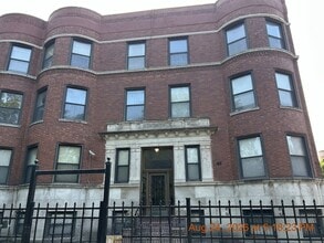Building Photo - 5900 S King Dr