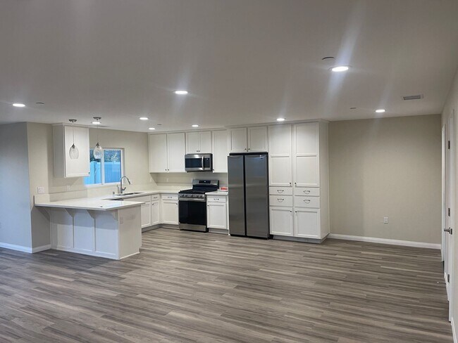 Foto del edificio - Beautiful 4 bedrooms Townhome in Chula Vista