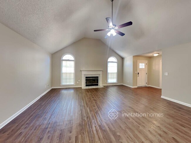 Building Photo - 647 Overlook Wood Way NW