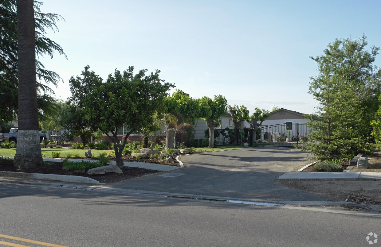 Building Photo - 14415 W Kearney Blvd