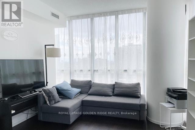 Building Photo - 101 Charles St E