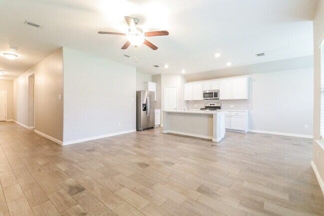 Foto del edificio - 922 Evergreen St