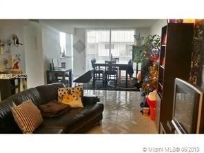 Foto del edificio - 2 br, 2 bath  - 8201 Byron Ave 504