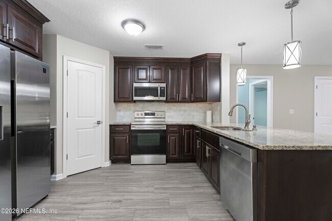 Foto del edificio - 1166 Harmony Dr N