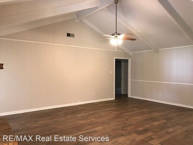 Building Photo - 3 br, 2 bath House - 5322 Hollyhock Lane