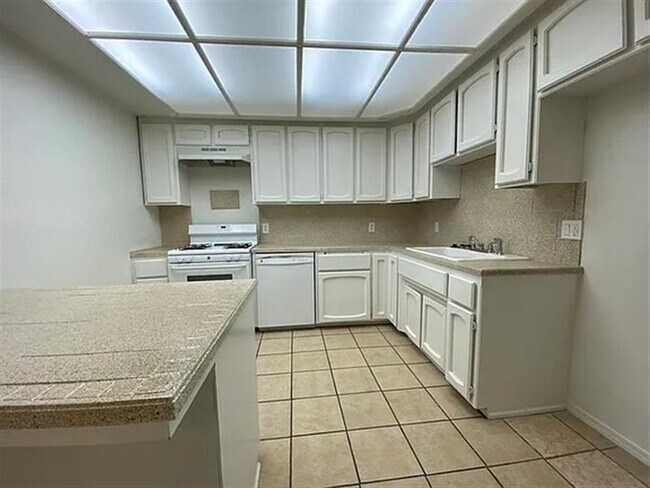 Foto del edificio - 3 bed, 1 bath home