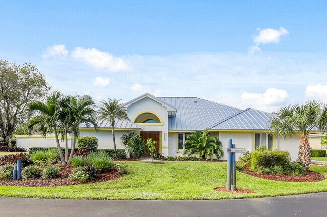 Foto del edificio - 8120 SE Waterway Dr