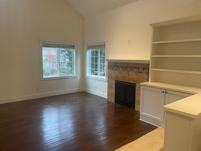 Foto del edificio - Desirable Langley Home Minutes From Downtowm!