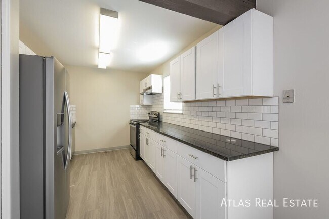 Foto del edificio - 4485 Driftwood Pl