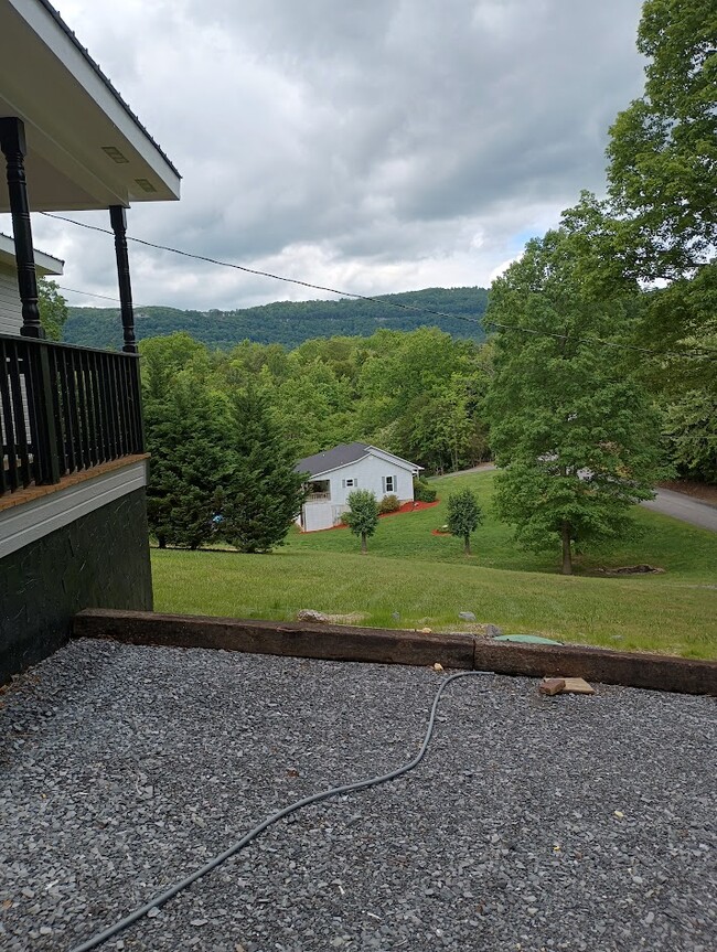 Mountain Views - 455 Highland Dr