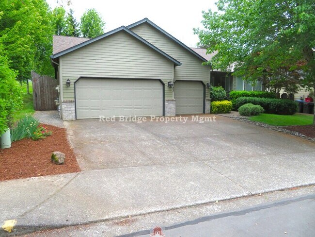 Building Photo - 15093 SW Smock St