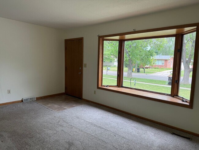 Foto del edificio - Available July 15th - West Fargo