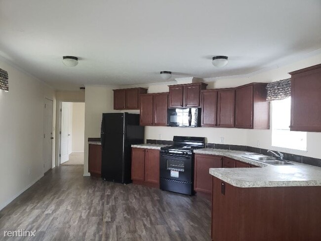 Building Photo - 3 br, 2 bath Mobile Home - 137 W 14th street