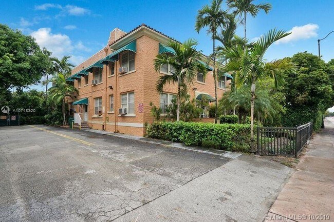 Building Photo - 3409 S Le Jeune Rd