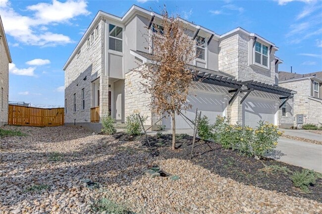 Building Photo - 2231 Rocoso Trl