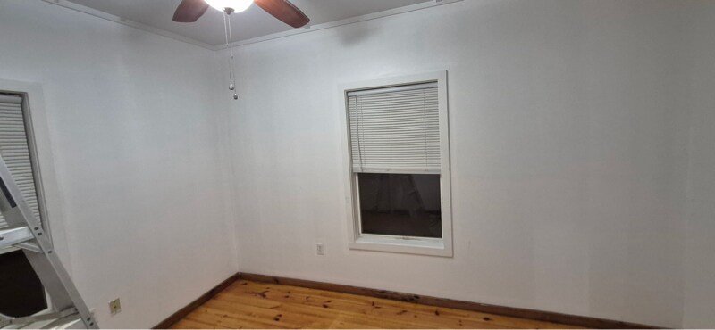 Foto del edificio - 320 W College St