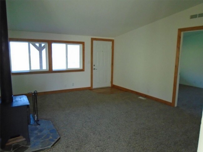 Building Photo - 5049 Potter Rd