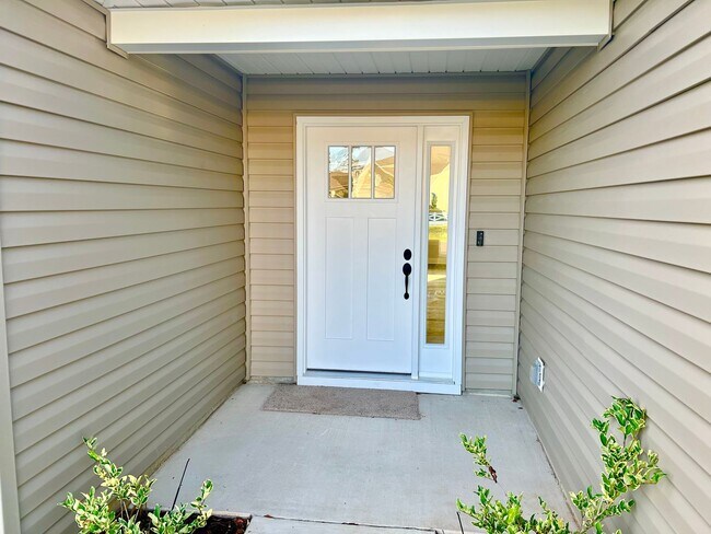Building Photo - 232 Sage Cir