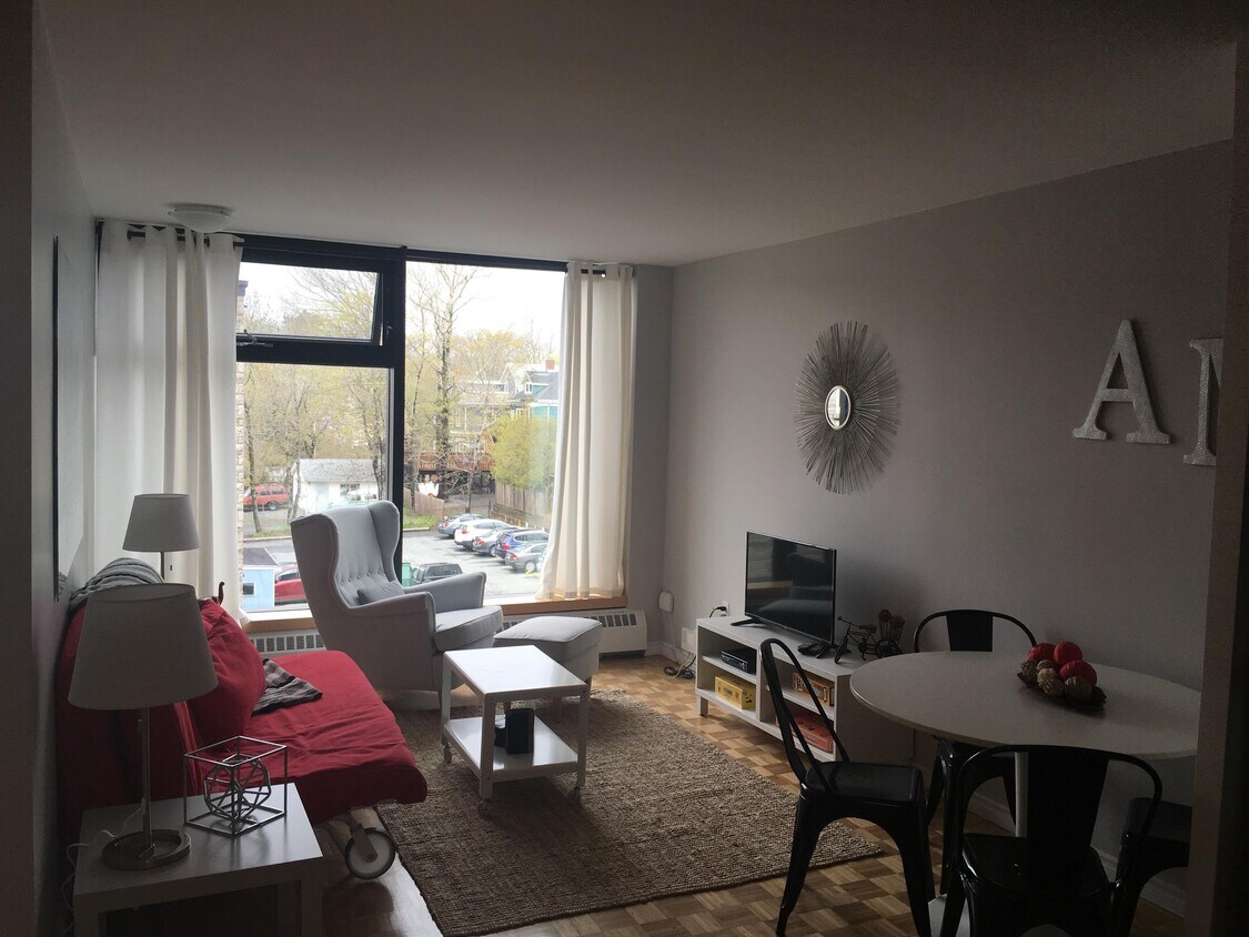 Photo principale - 1545-1545 Oxford St