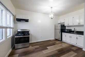 Building Photo - 2960 James M Wood Blvd