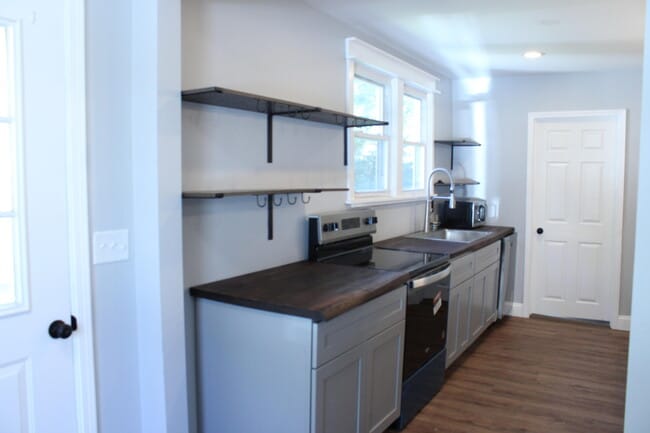 Building Photo - 115 N Central Ave