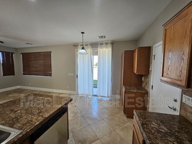 Foto del edificio - 3936 E Minton St