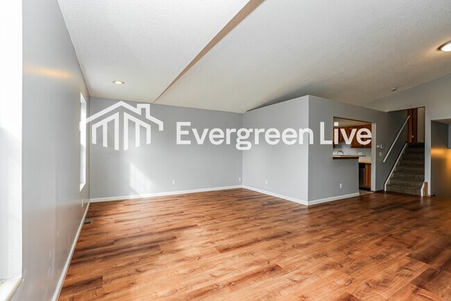 Foto del edificio - 2013 Monarch Dr