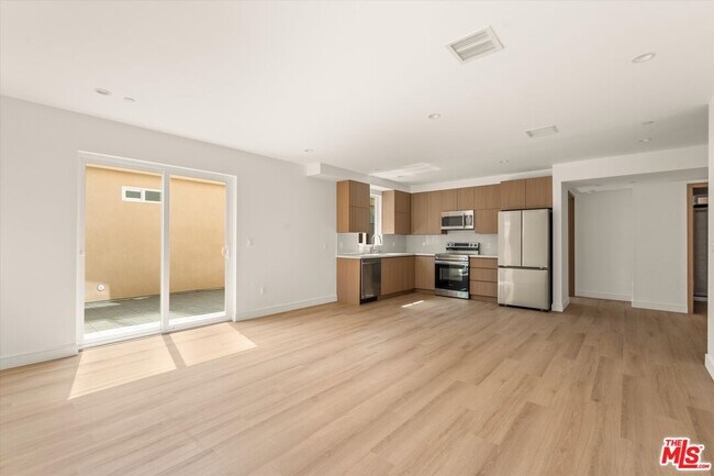 Foto del edificio - 5910 1/2 Mammoth Ave