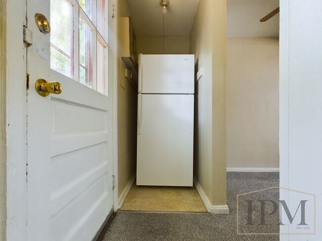 Building Photo - 2 Bedroom 1 Bath Duplex - York Pa