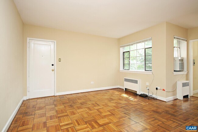 Building Photo - 32 University Cir