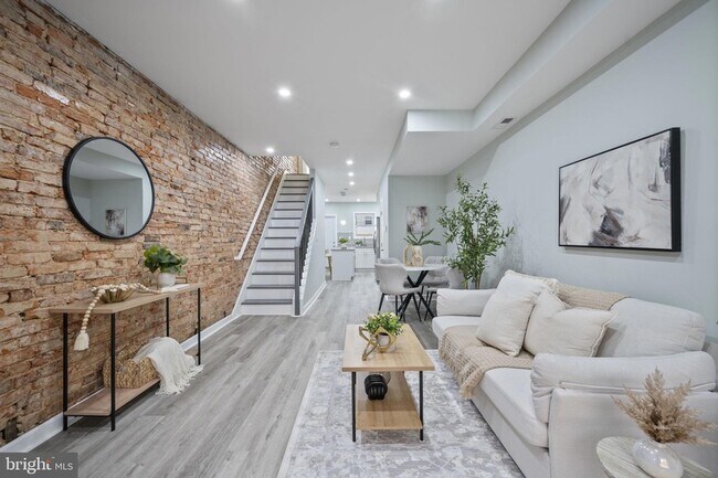 Foto del edificio - 328 S Macon St.