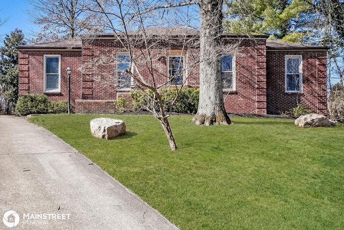 Primary Photo - 5904 BLUFFINGTON CT, LOUISVILLE, KY 40291