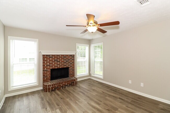 Building Photo - 845 Simon Ive Dr