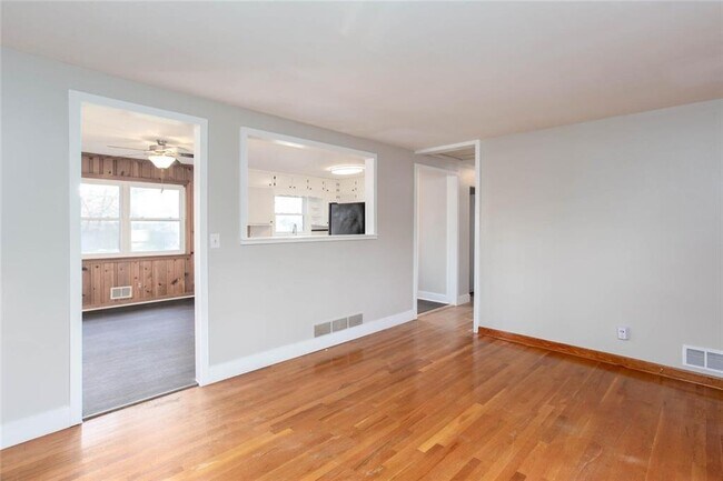 Foto del edificio - 2663 Hicks Rd