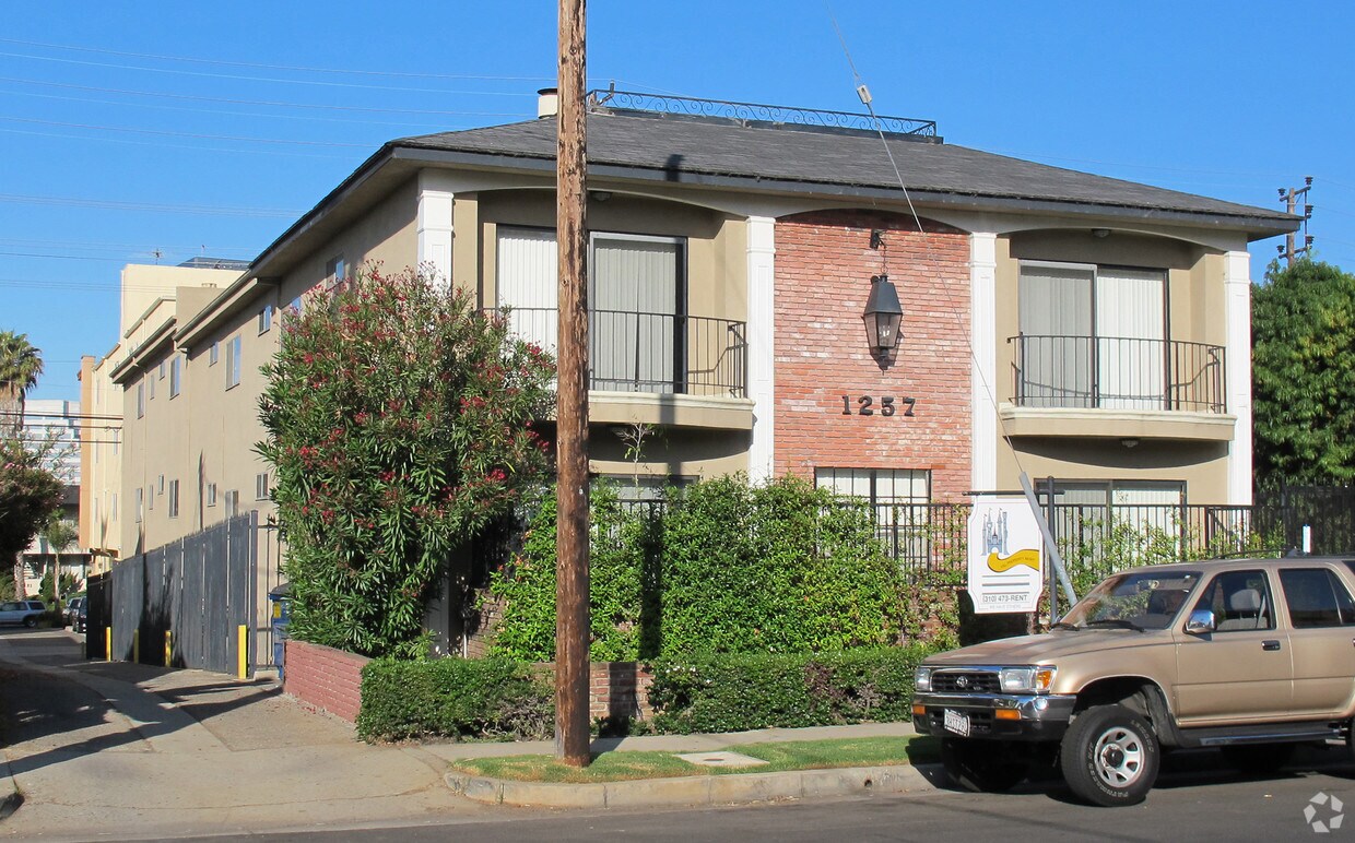 1257 S Westgate Ave, Los Angeles, CA 90025 Apartments in Los Angeles