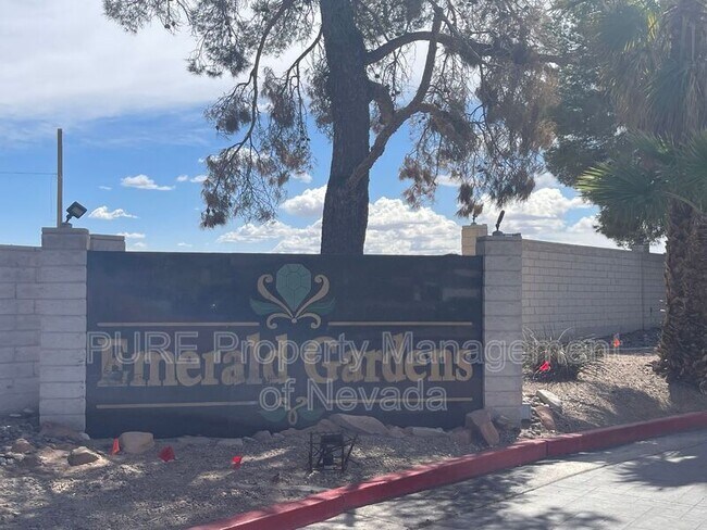 Foto del edificio - 1541 Linnbaker Ln