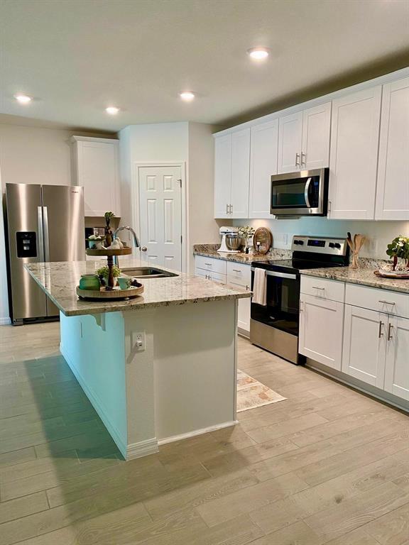 Foto del edificio - 3102 Laurel Oak Ln