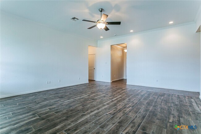 Building Photo - 167 Chering Dr