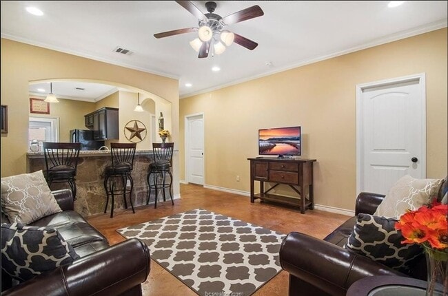 Foto del edificio - 3333 Airborne Ave