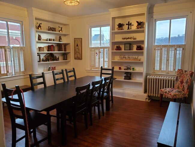 Dining Room - 341 Beaver St