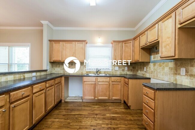 Foto del edificio - 4 Bedroom Pet-Friendly Home in Austell, GA...
