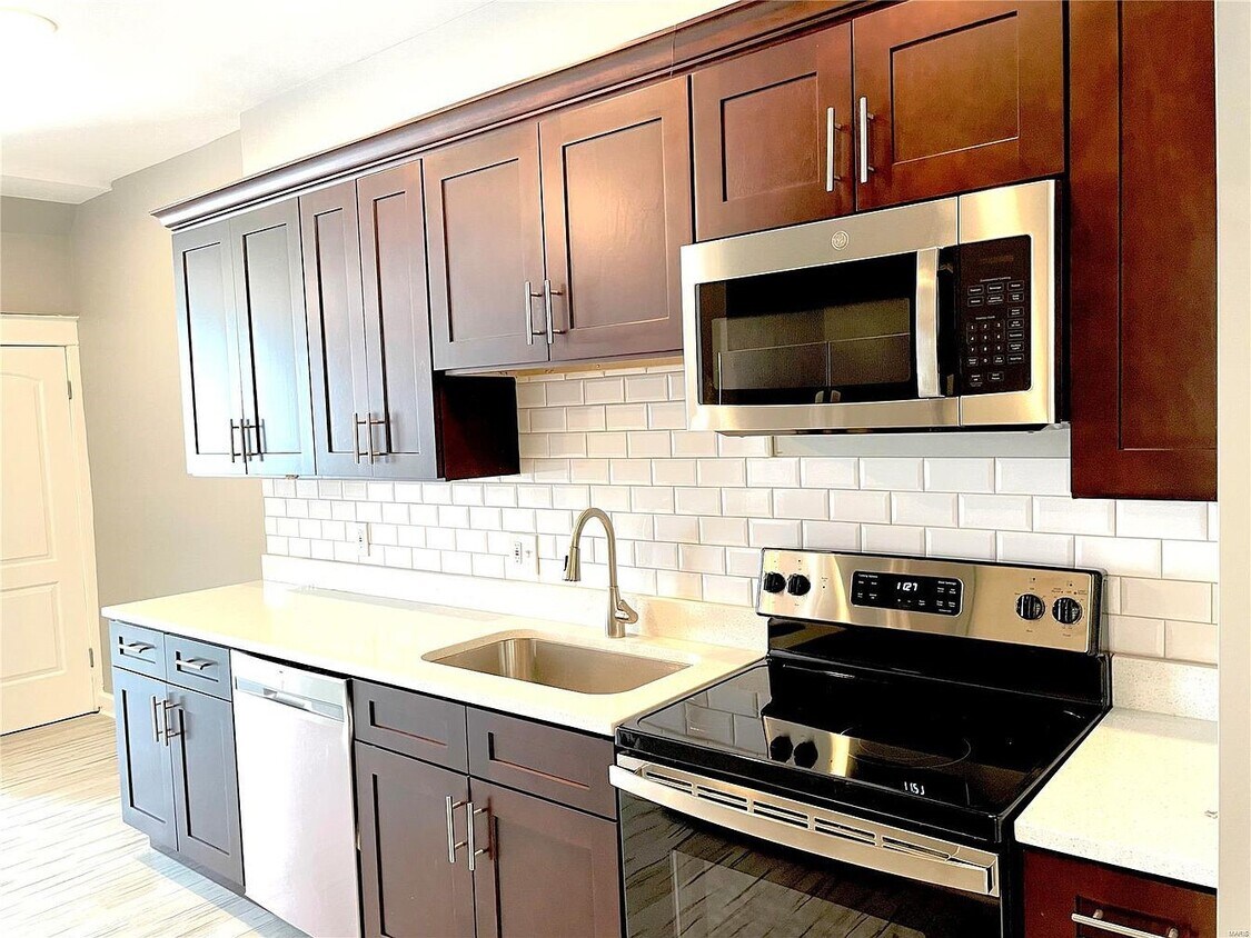 Foto principal - 5011 Devonshire Ave