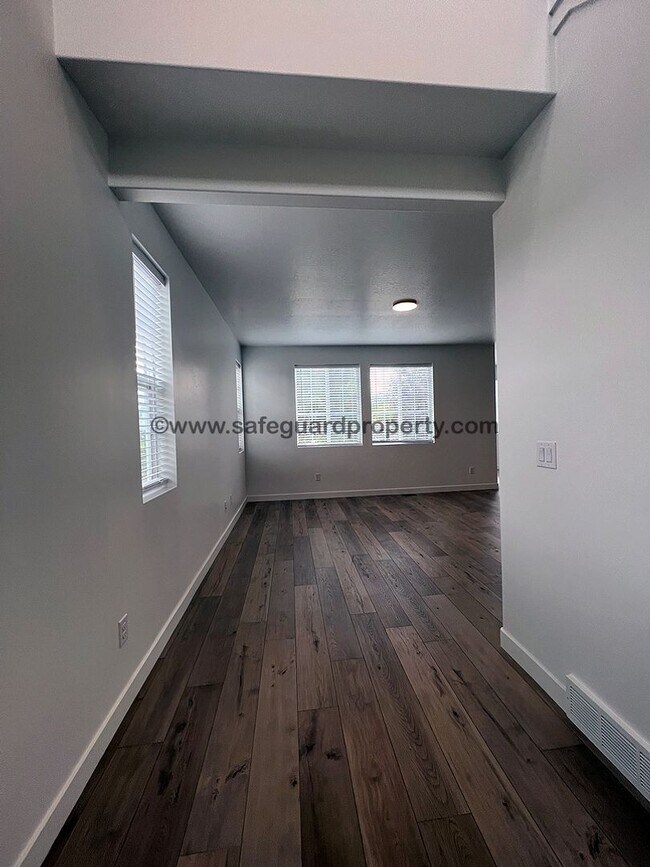 Foto del edificio - Newer 4 Bedroom Home in West Jordan