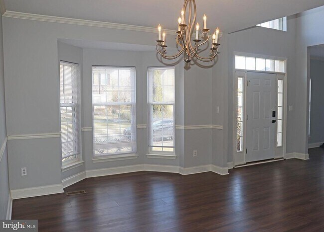 Building Photo - 24 Blue Spruce Dr